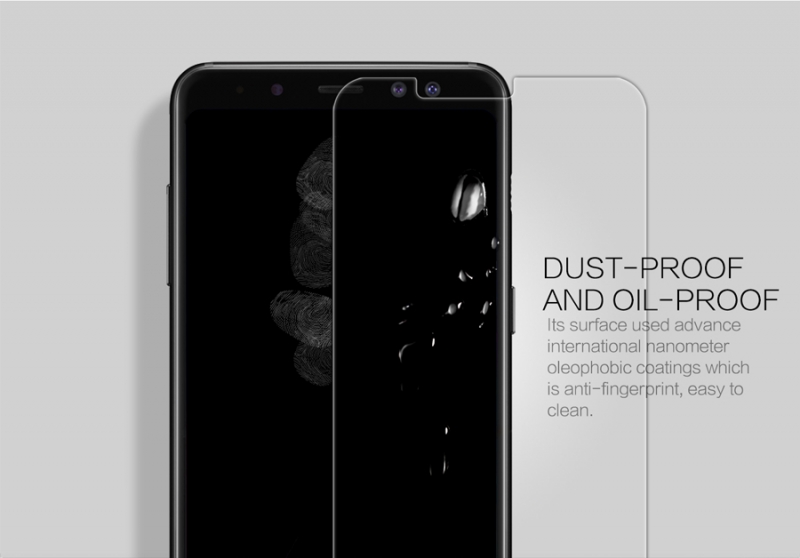 Miếng Dán Kính Cường Lực Samsung Galaxy A8 Plus 2018 Nillkin 9H + Pro có khả năng chống dầu, hạn chế bám vân tay cảm giác lướt cũng nhẹ nhàng hơn.